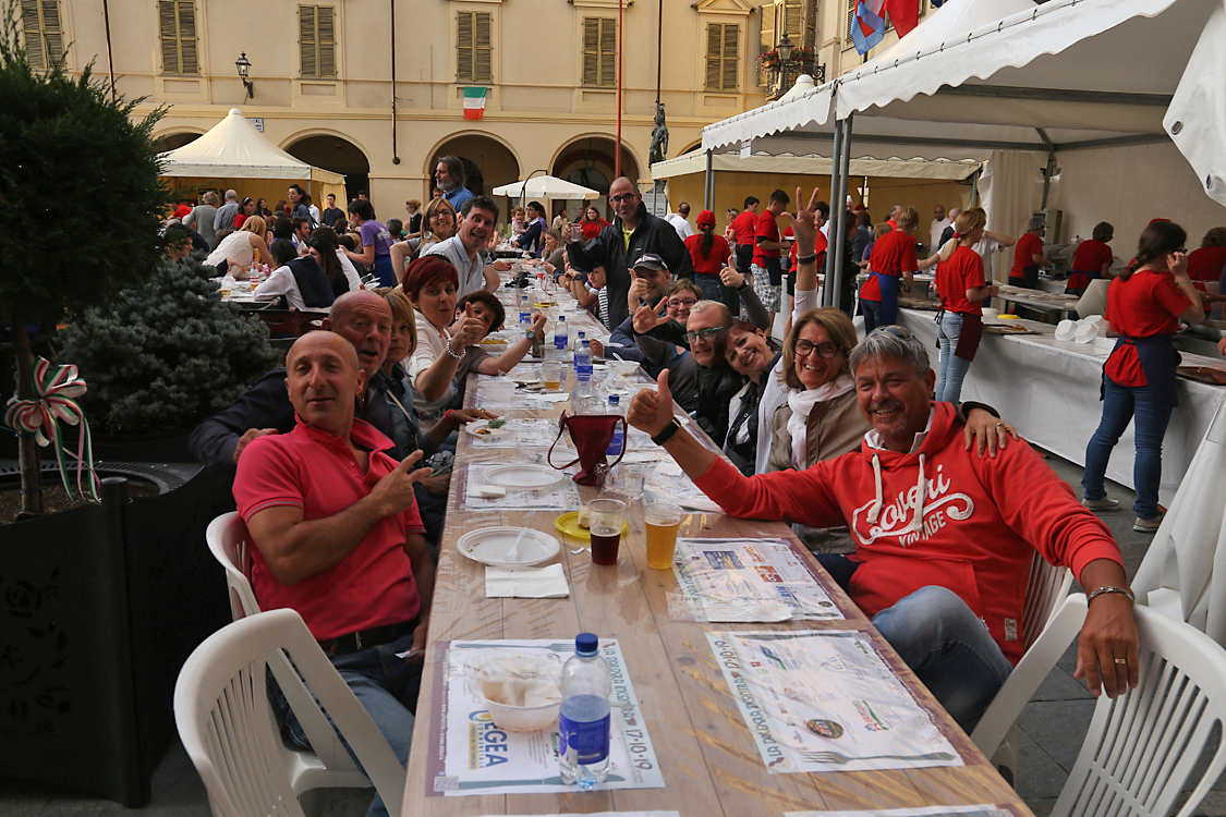 384_  la Barbera Incontra - Preparativi e cena.jpg